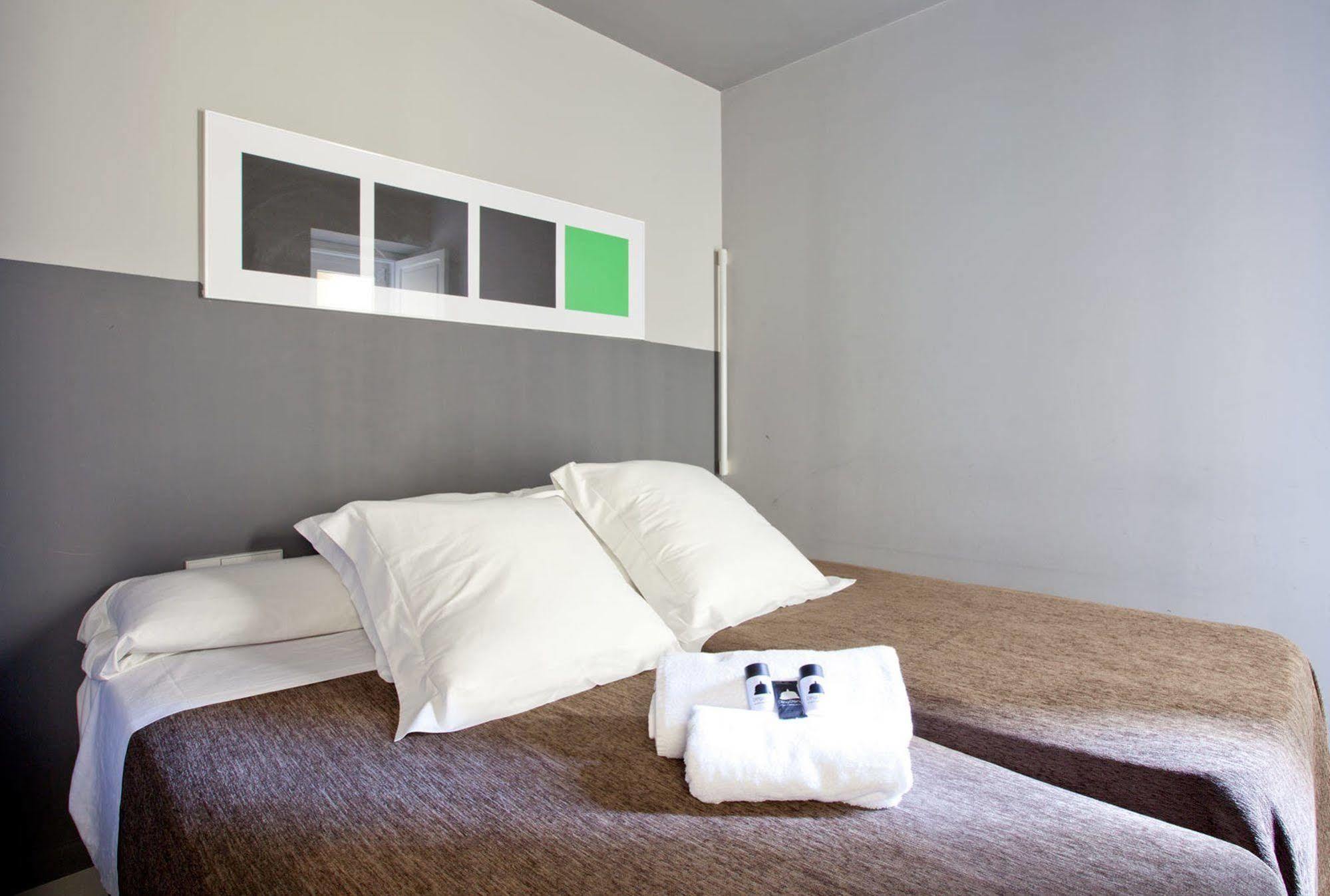Cosy Rooms Tapineria فالنسيا المظهر الخارجي الصورة